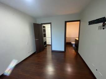  Se alquila apartamento en la espectacular Torre Paseo Colon en Merced en San José 23-2141