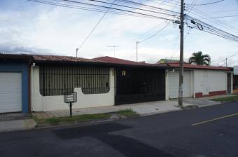 Casa en venta en Mercedes Sur, Heredia. RAH 23-515