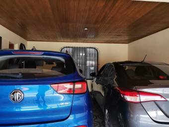 Casa en venta en Mercedes Sur, Heredia. RAH 23-515