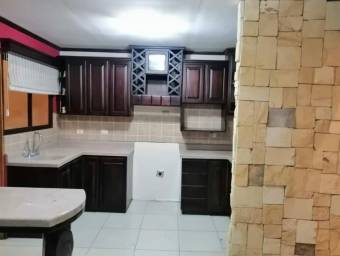 Casa en Venta en Ulloa, Heredia. RAH 23-2461