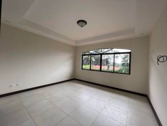 Casa en Venta en San Isidro, Heredia. RAH 23-1170