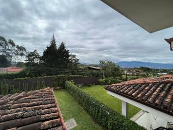 Casa en Venta en San Isidro, Heredia. RAH 23-1170