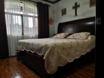 Casa en venta en Escazú, San José. RAH 23-516