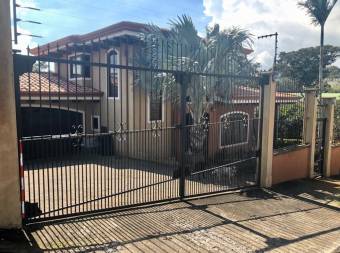 Casa en venta en San Isidro, Heredia. RAH 23-1619