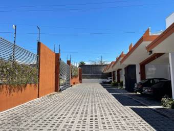 Casa en Venta en San Pablo, Heredia. RAH 23-397