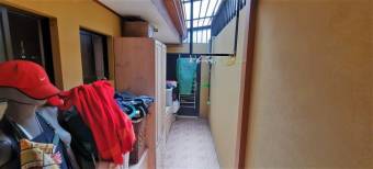 Se vende espaciosa casa en San Francisco de Heredia 23-2158