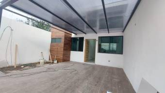 Se vende casa totalmente nueva con patio en San Rafael de Heredia 23-2382