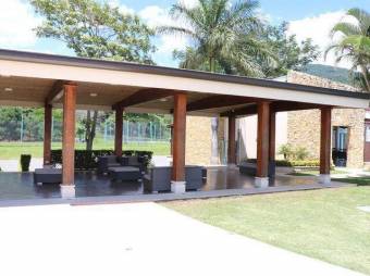Se alquila espacioso apartamento con terraza y piscina en Uruca de Santa ana 23-2553