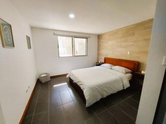 Se vende espacioso apartamento con terraza en San Francisco de San José 23-1654