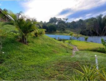 Casa en Venta en Parrita, Puntarenas. RAH 23-1855