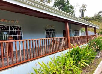 Casa en Venta en Parrita, Puntarenas. RAH 23-1855