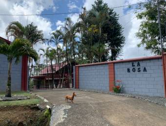 Se vende linda propiedad en Alto Varas, Turrialba, Cartago. 