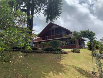 For sale beautiful property in Alto Varas, Turrialba, Cartago.