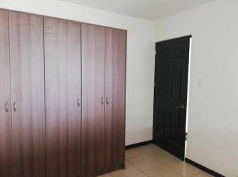 Se vende espaciosa casa con gran patio en San Antonio de Alajuela 23-2638