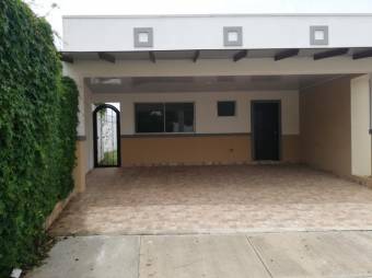 Se vende espaciosa casa con gran patio en San Antonio de Alajuela 23-2638