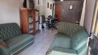 Se vende propiedad con 2 casas uso de suelo mixto en San Josecito de San Rafael 23-1653