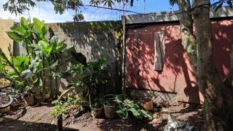 Se vende propiedad con 2 casas uso de suelo mixto en San Josecito de San Rafael 23-1653