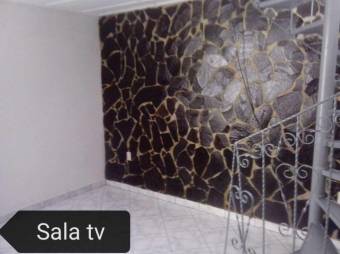 Se vende espaciosa casa en San Pablo de Barva 22-317