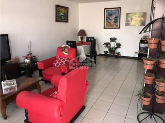 Vendo Casa en Zapote a 3 minutos de la Pista