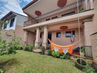 Casa en Venta en Alajuela. RAH 23-1320