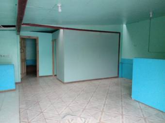 INCREIBLE OPORTUNIDAD DE INVERSION EN PANADERIA CON APARTAMENTOS INCLUIDO.  CG #23-2578., ₡ 140,000,000, 5, Limón, Pococí