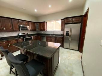 MLS-23-1962 ALQUILER APARTAMENTO SAN RAFAEL ESCAZU