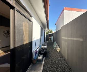 Casa a la venta en condominio Villa Flores en Desamparados de Alajuela