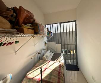 Casa a la venta en condominio Villa Flores en Desamparados de Alajuela