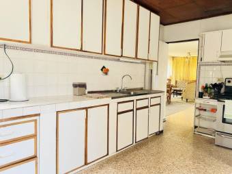 MLS-24-1382 VENTA CASA HEREDIA CENTRO 