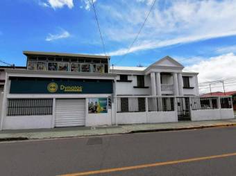 Se vende amplia casa con uso de suelo mixto en Goicoechea de San José 24-1311