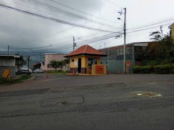 Se vende espaciosa casa en La Unión de Cartago 24-1292