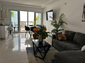 Se vende moderna y espaciosa casa con terraza en excelente condominio de Uruca en Santa Ana 24-1303