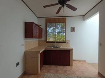 Se vende casa con espectacular lote de mas de 5000m2 en Guácima de Alajuela 24-1321