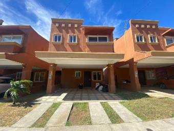 Vendo Casa en Condominio Doña Elsie Guácima, Alajuela