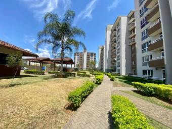 Se vende moderno y espacioso apartamento en condominio de San Rafael en Alajuela 24-1397