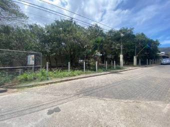 Se vende lote de 463m2 en el centro de Escazú 24-1234