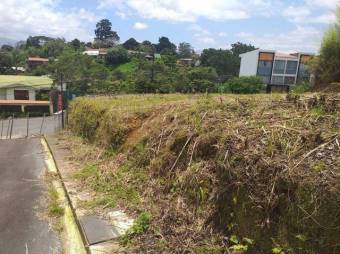 Se vende lote de 340m2 en Sabanilla de Montes de Oca 24-1325