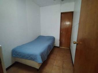 Se vende espaciosa casa con patio y finos acabados en Uruca de San Jose 24-690