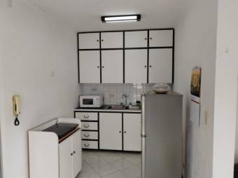 Se vende propiedad con 1 apartamento en Rohrmoser 24-394