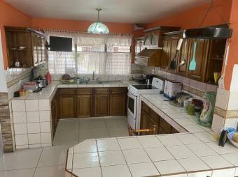 Se vende acogedora casa de 2 plantas en San Francisco 2 Ríos de San José 24-746