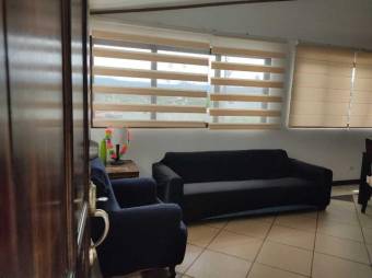 Se vende propiedad de 6 apartamentos con uso de suelo mixto en Rohrmoser 24-24-646