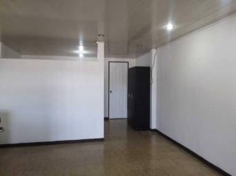 Se vende propiedad de 6 apartamentos con uso de suelo mixto en Rohrmoser 24-24-646