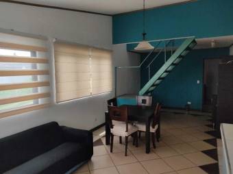 Se vende propiedad de 6 apartamentos con uso de suelo mixto en Rohrmoser 24-24-646