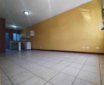 Se vende espaciosa casa con terraza en condominio de Coyol en Alajuela 24-1147