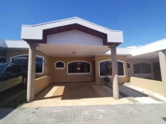 Se vende espaciosa casa con terraza en condominio de Coyol en Alajuela 24-1147