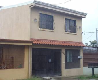 Se vende propiedad con 1 casa y 2 apartamentos para inversión en Ulloa de Heredia 23-2461