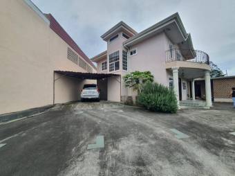 Se vende espaciosa casa de 2 plantas con balco en San Pablo de Heredia 24-457