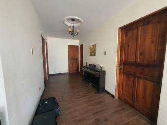 Se vende espaciosa casa de 2 plantas con balco en San Pablo de 