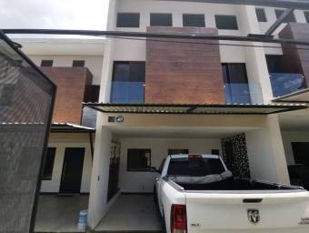 Venta de Casa en Moravia, San José. MLS 23-1483