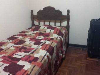 Se vende espaciosa casa con patio y terraza en Heredia Centro 24-736